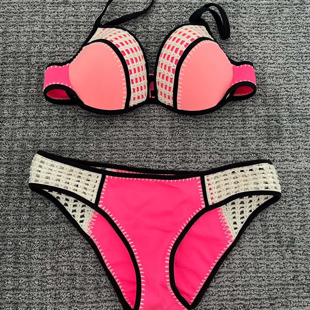 Victoria Secret bathing suit - size medium bottoms 36 c bra (fits medium)